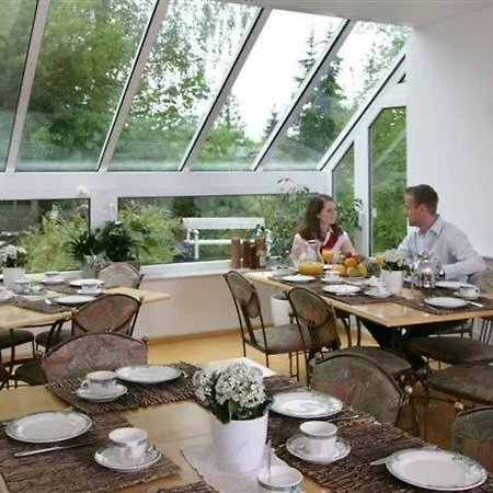 Lindenstrasse 2*